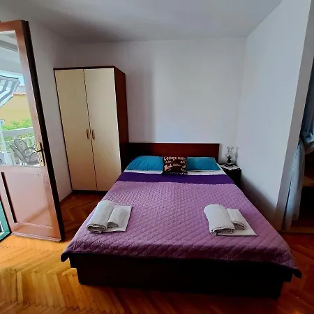 Apartmani/sobe Dodig Appartamento *